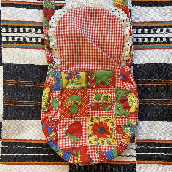 Vintage Cottage Core Quilted Shoulder Bag. Flap Closure. Eyelet Lace. Boho. - Picture 5 of 11